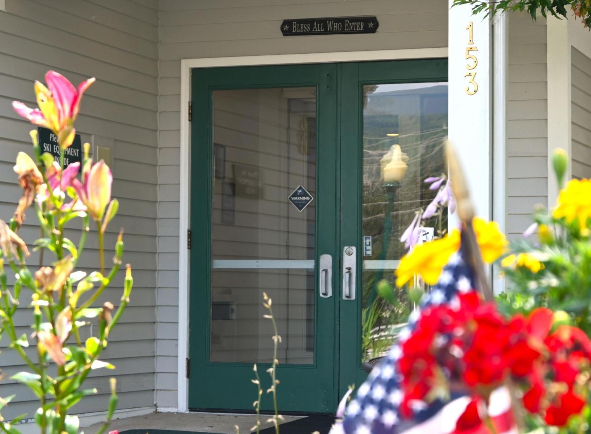 The Lodge At Jackson Village Exterior photo
